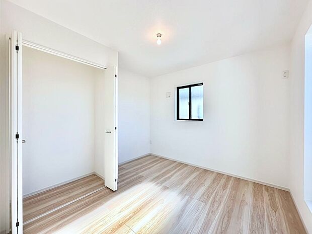 子供部屋にもおすすめな収納スペースたっぷりの居室