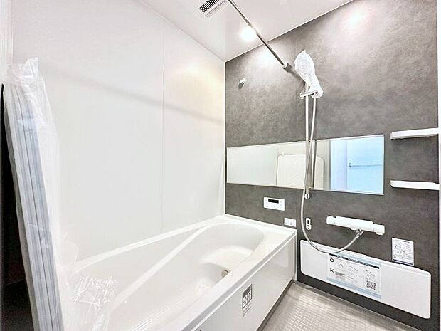 落ち着いた雰囲気でゆっくりお寛ぎいただけるバスルーム