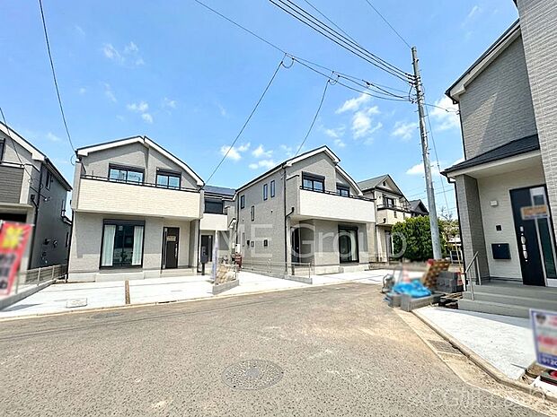 前面道路はきちんと整備されています