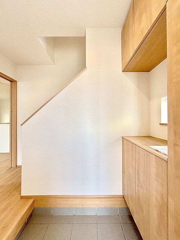 家族の帰宅やお客様をあたたかく迎える玄関