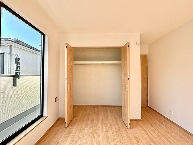 たっぷりの収納スペースで快適に暮らせそう 