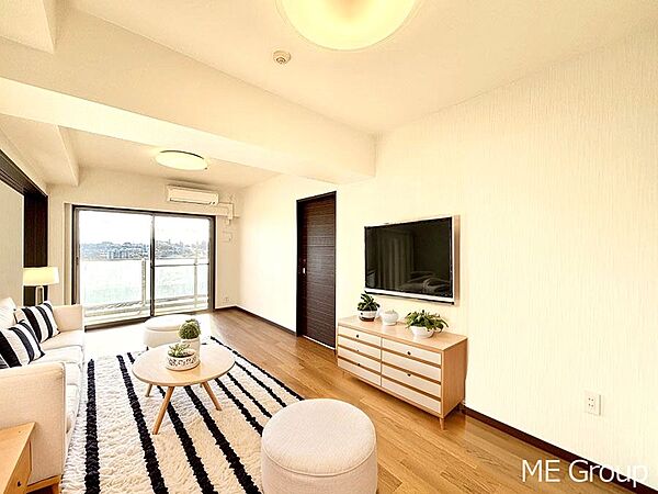 落ち着いた雰囲気のＬＤＫは家族みんなの快適空間　※家具はCGです