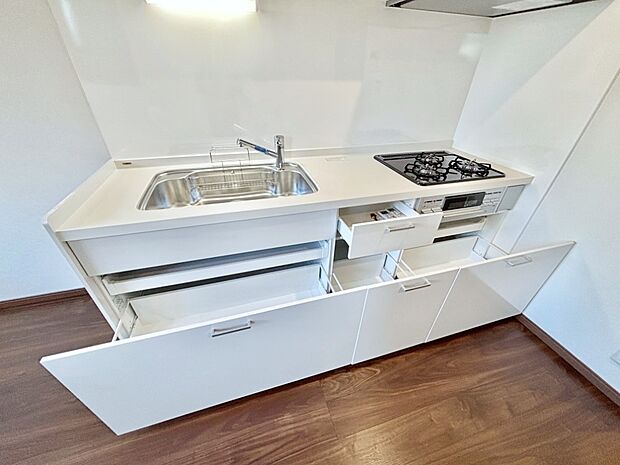 使いやすさを優先したスライド式収納タイプ!