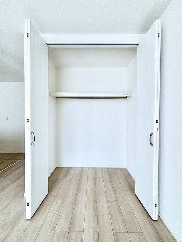 リビング収納。散らかりがちなリビングもスッキリと保てますね。