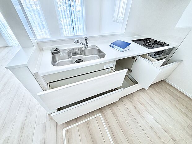 使いやすさを優先したスライド式収納タイプ!