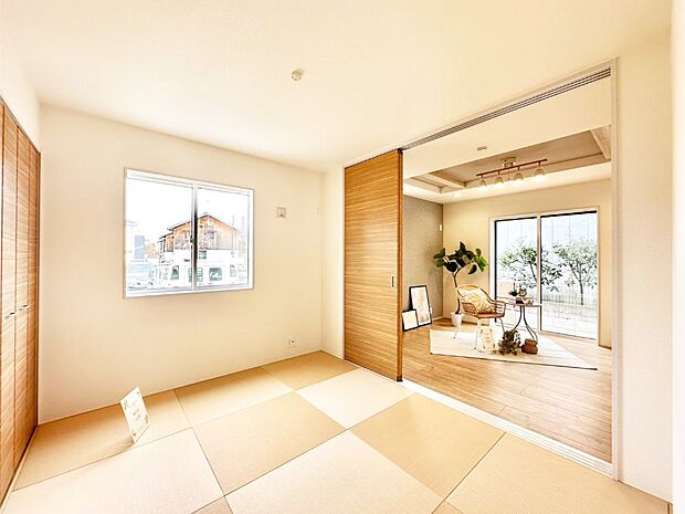 柔らかい畳の空間は、お子様の遊び場や来客時のおもてなしの場所として重宝します。