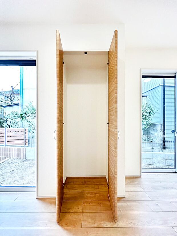 あると嬉しいリビング収納。