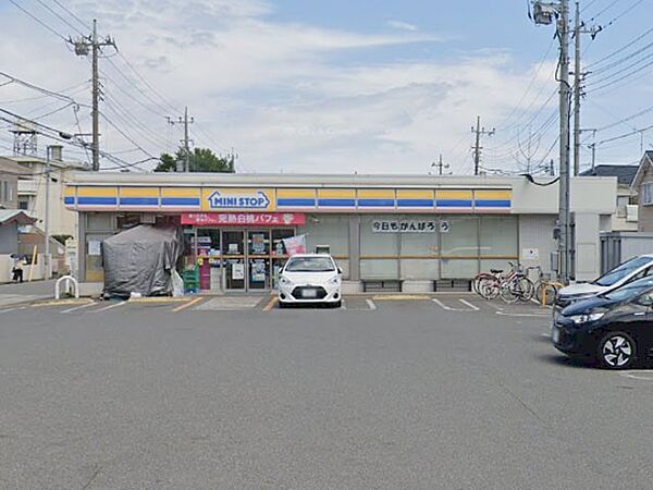 コンビニ 400m ミニストップ小平たかの街道店