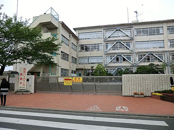 小学校 400m 東村山市立回田小学校