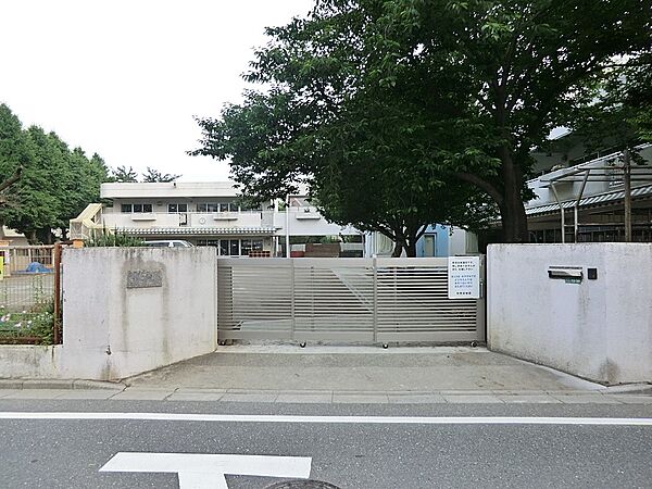 幼稚園・保育園 500m 向南幼稚園