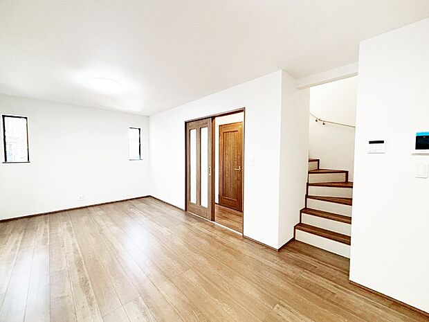 ふれあいを大切にするリビング階段を採用。ご家族の行動が把握しやすく安心ですね。