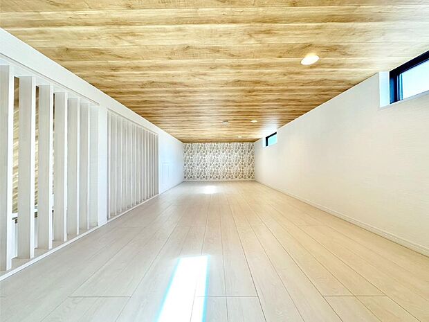 ロフト部分は収納ほかにもアイデア次第で快適空間に大変身！   　