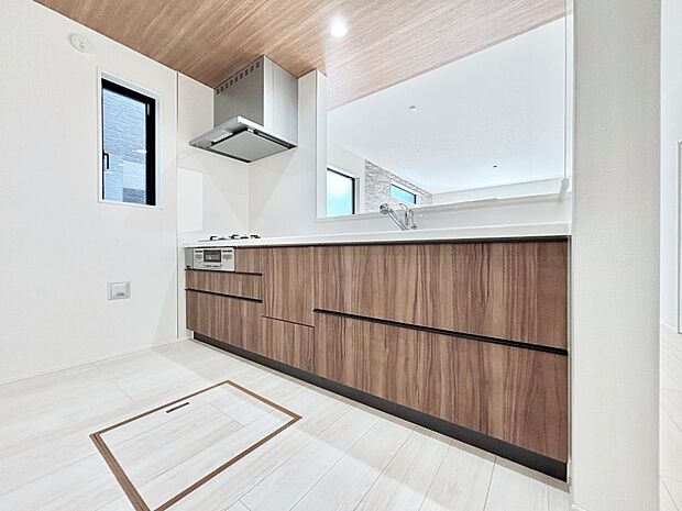 ゆとりあるキッチンではご家族と楽しくお料理ができます。