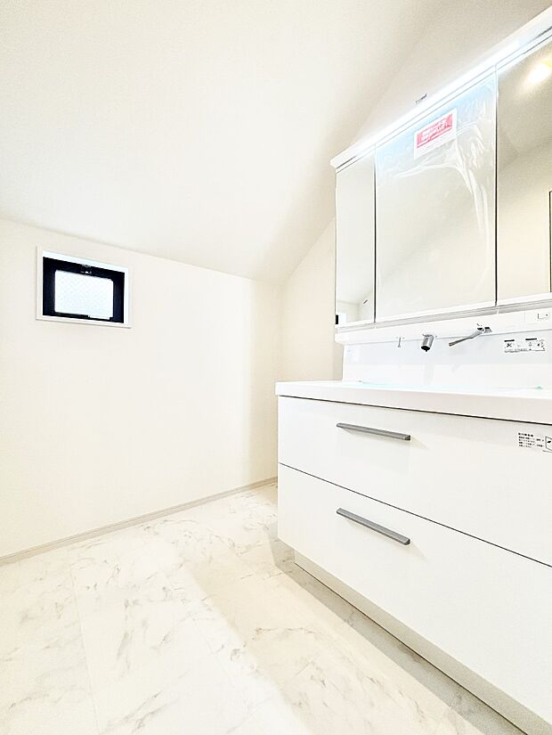 広々とゆとりのあるランドリースペース