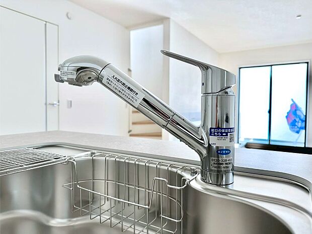 いつでも清潔なおいしいお水を。一つの水栓で水道水と浄水を使い分け。