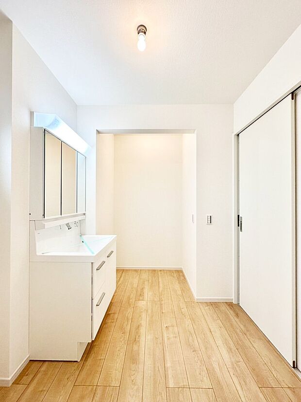 広々とゆとりのあるランドリースペース