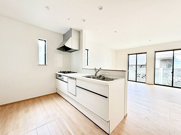 料理をしながらご家族との会話を楽しめる対面カウンターキッチン