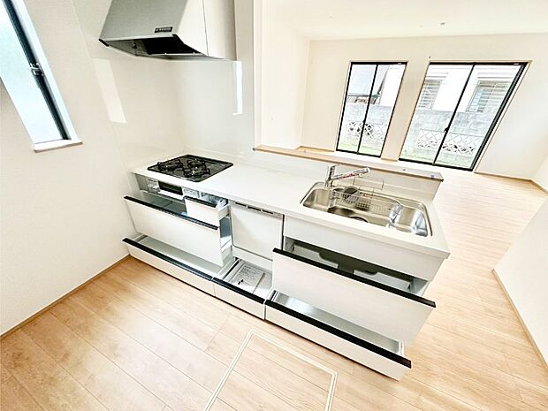 使いやすさを優先したスライド式収納タイプ!