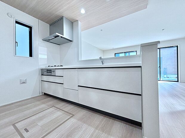 料理をしながらでもご家族との会話を楽しめる対面キッチン