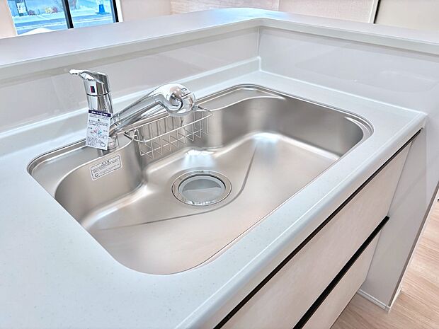 広々としたシンクでお料理やお皿洗いもラクラク快適に!