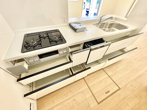 使いやすさを優先したスライド式収納タイプ!