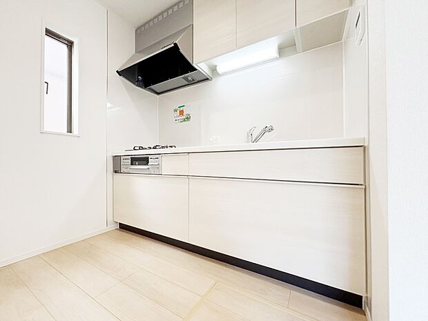 広々とした使い勝手の良いキッチンで日々のお料理も楽しくなりそう