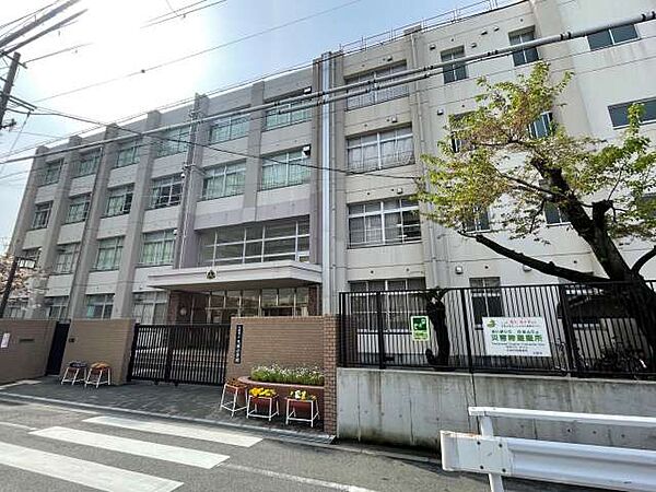 大池小学校まで約80ｍ