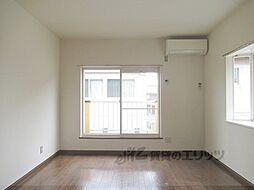 プールブゥ 2階ワンルームのリビング/ダイニング