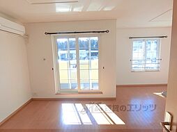 トゥー・ル・モンド 2階2LDKのリビング/ダイニング