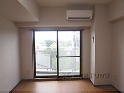 JR湖西線 新旭駅 徒歩35分の賃貸マンション 3階1Kのリビング/ダイニング