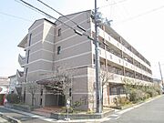 草津駅よりバス9分 徒歩7分 4階 築27年8ヶ月の賃貸物件