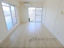 JR東海道・山陽本線 近江八幡駅 徒歩10分の賃貸マンション 4階2LDKのリビング/ダイニング