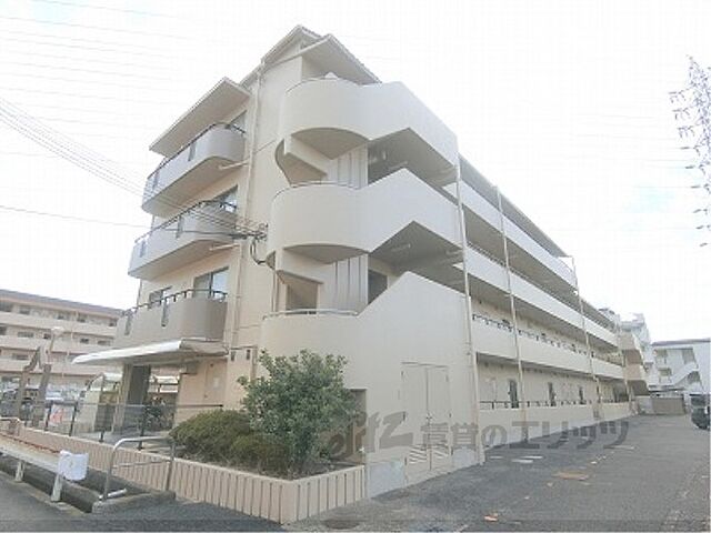 4 / 7