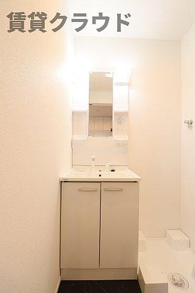 画像17:独立洗面台あり、毎朝おしゃれに忙しい女性の方におすすめです