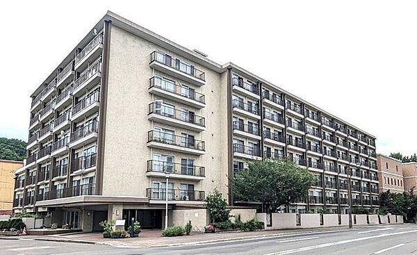 apartment 北海道札幌市中央区南二十四条西１５丁目2番5号101