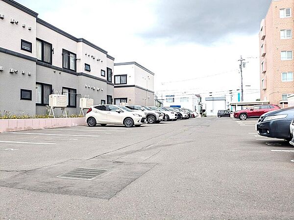 【駐車場】