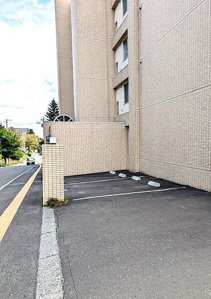 【駐車場】