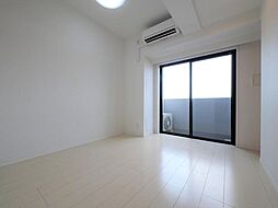 レグゼ梶ケ谷 105 1階ワンルームのリビング/ダイニング