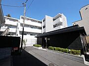 中野駅より徒歩7分 築5年8ヶ月 4階建の賃貸物件