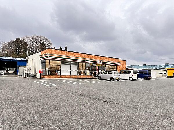 コンビニまで徒歩1分