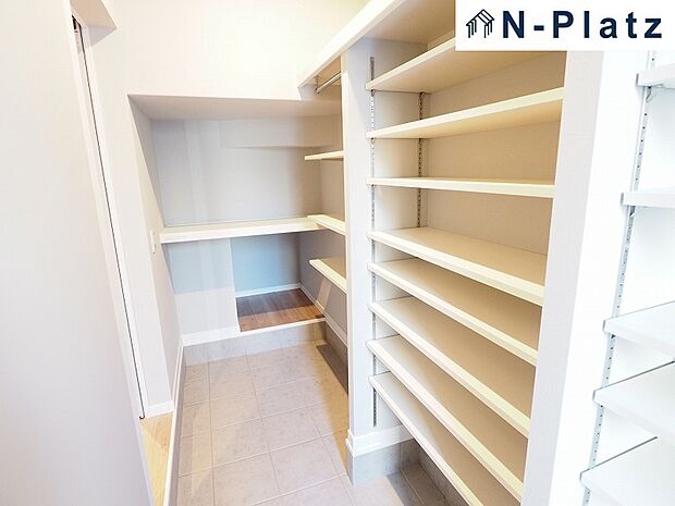 大容量シューズクローク