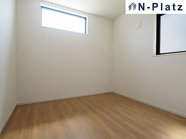 西側洋室（約5.2帖）