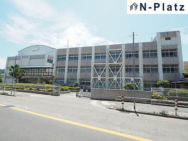 多井畑小学校まで約1400m