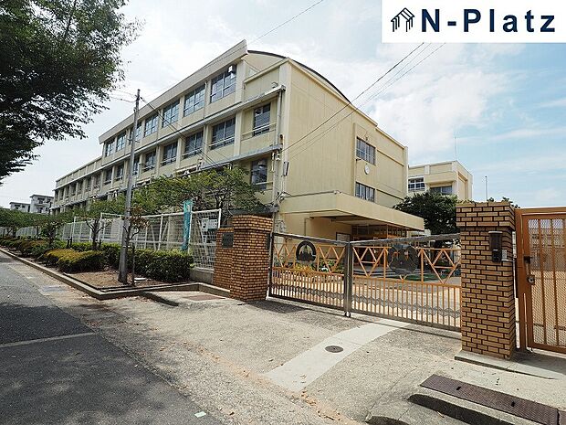 神陵台小学校まで約850m