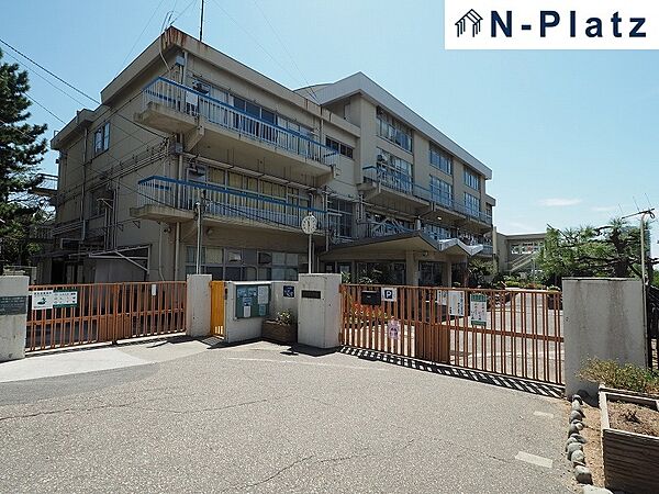 東舞子小学校まで約750ｍ