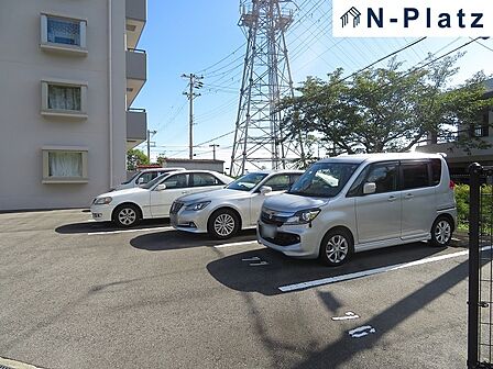 駐車場の空き状況は担当者までお問い合わせください。