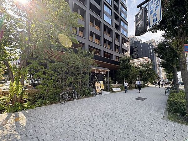 マンション1階にはお洒落カフェがあります♪