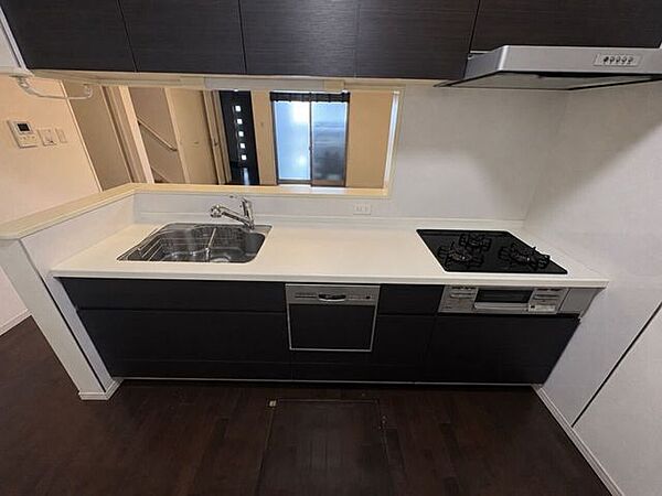 LDKが見渡せるシステムカウンターキッチン♪ガスコンロ3口・グリル付・食器洗浄乾燥機付