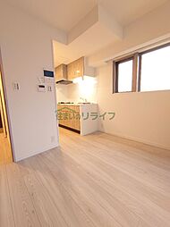 東急田園都市線 三軒茶屋駅 徒歩1分の賃貸マンション 3階1LDKのリビング/ダイニング