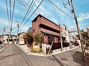 下北沢駅より徒歩15分 築7年10ヶ月 3階建の賃貸物件
